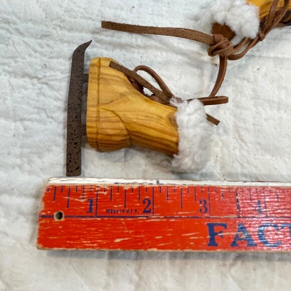 Vintage hand carved Wooden Ice Skate Ornament Pair with Faux Fur Trim & Leather - Picture 5 of 7